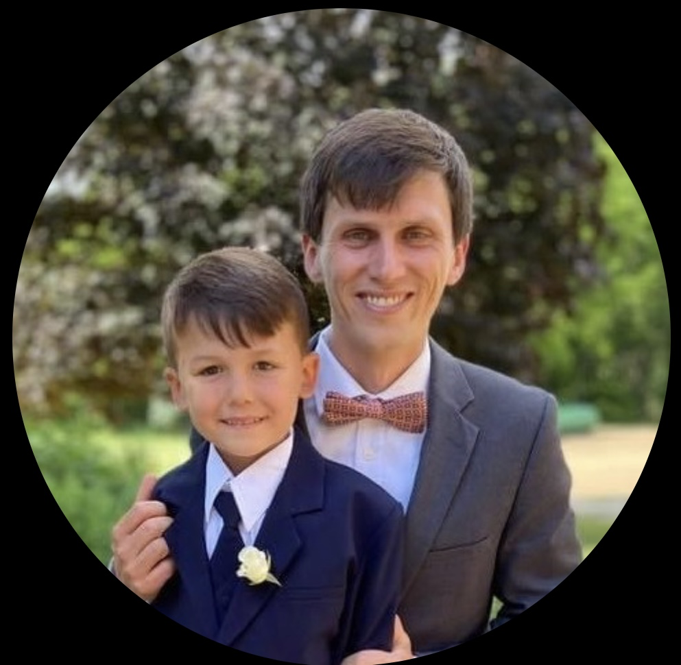 portrait of Chris Schmitz.