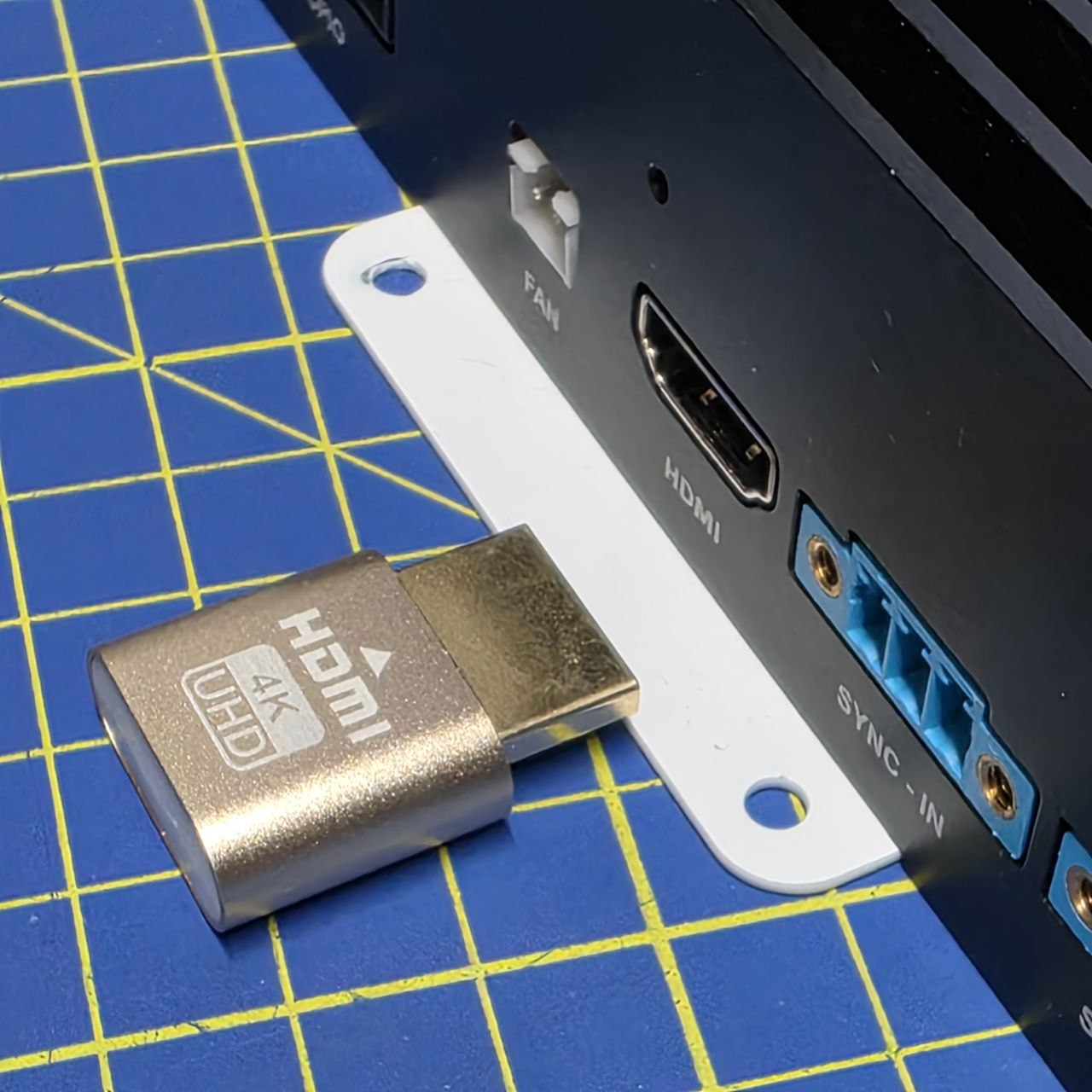 HDMI dummy plug outside view