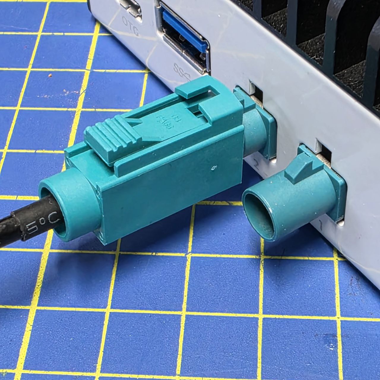 Fakra connector outside view